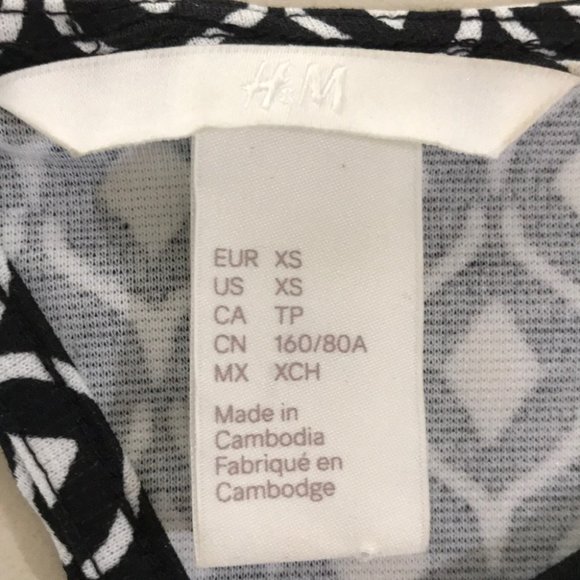 {H&M} Black and White Patterned Skater Dress - Picture 5 of 6